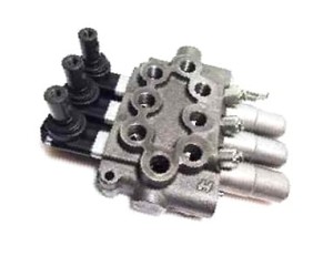 84235970 Rozdzielacz hydrauliczny CASE