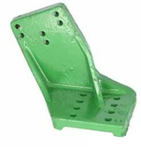 Uchwyt błotnika lewy John Deere L114159
