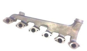 R80982 Kolektor wydechowy John Deere