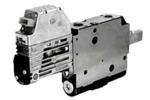 R917010125 Sekcja rozdzielacza hydraulicznego New Holland