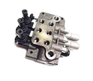 84235972 Rozdzielacz hydrauliczny New Holland